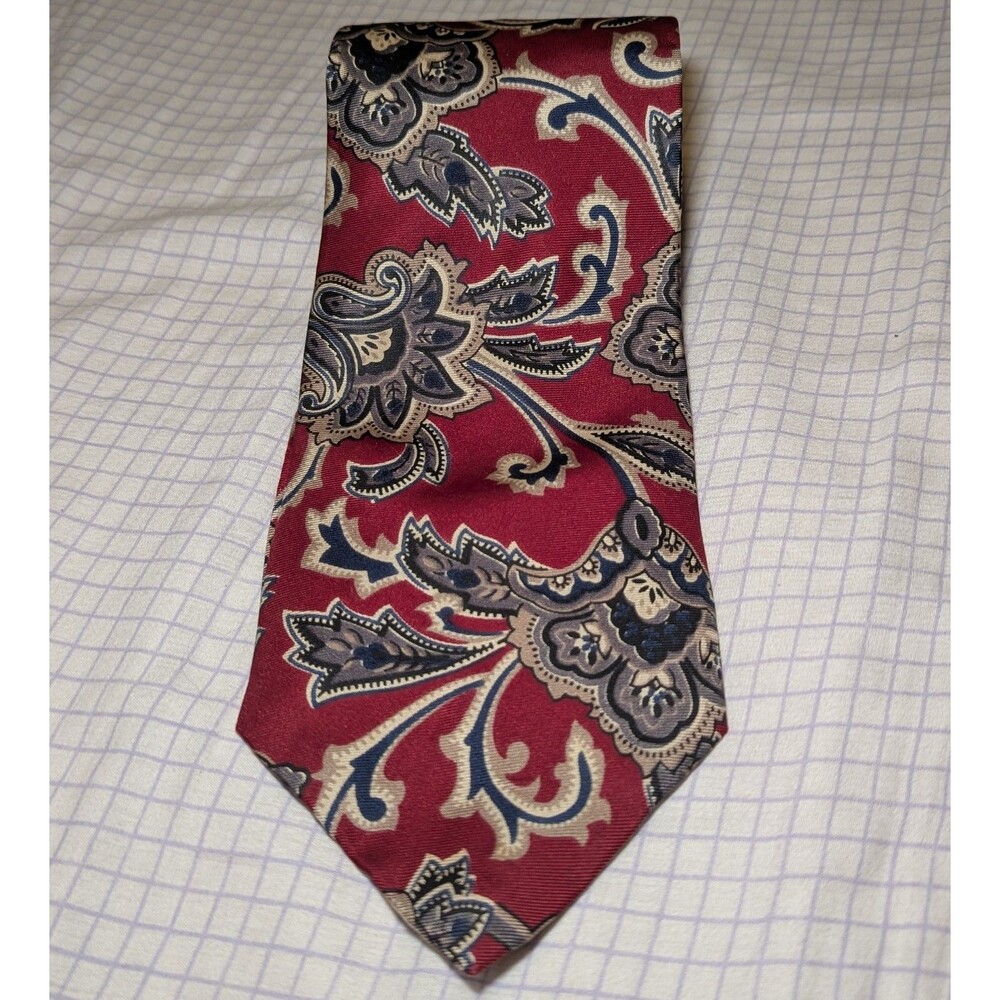 Oscar de la Renta Couture Collection 100% Silk Mens Red/Navy Paisley Neck Tie